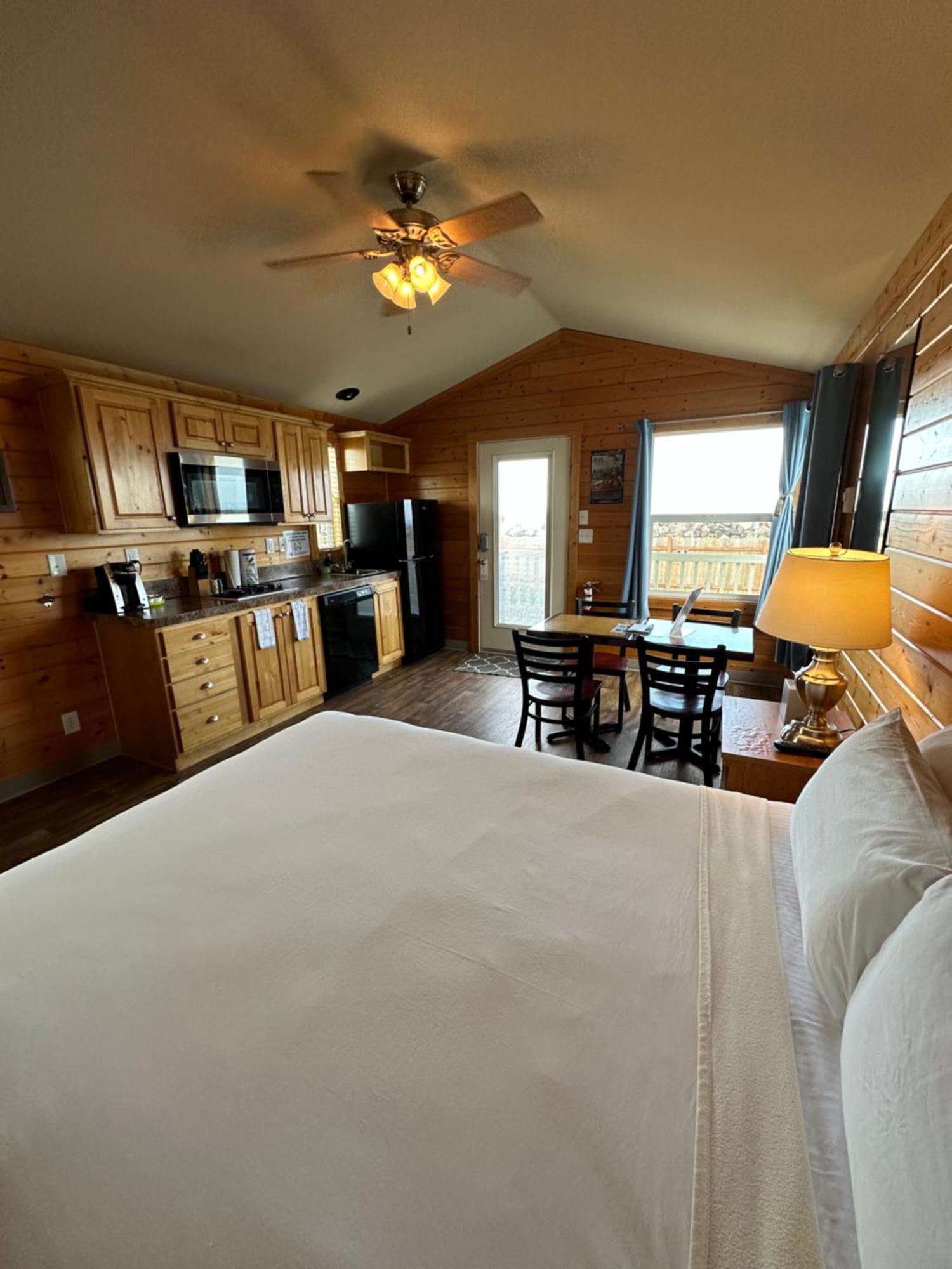 Westport Marina Cottages Buitenkant foto