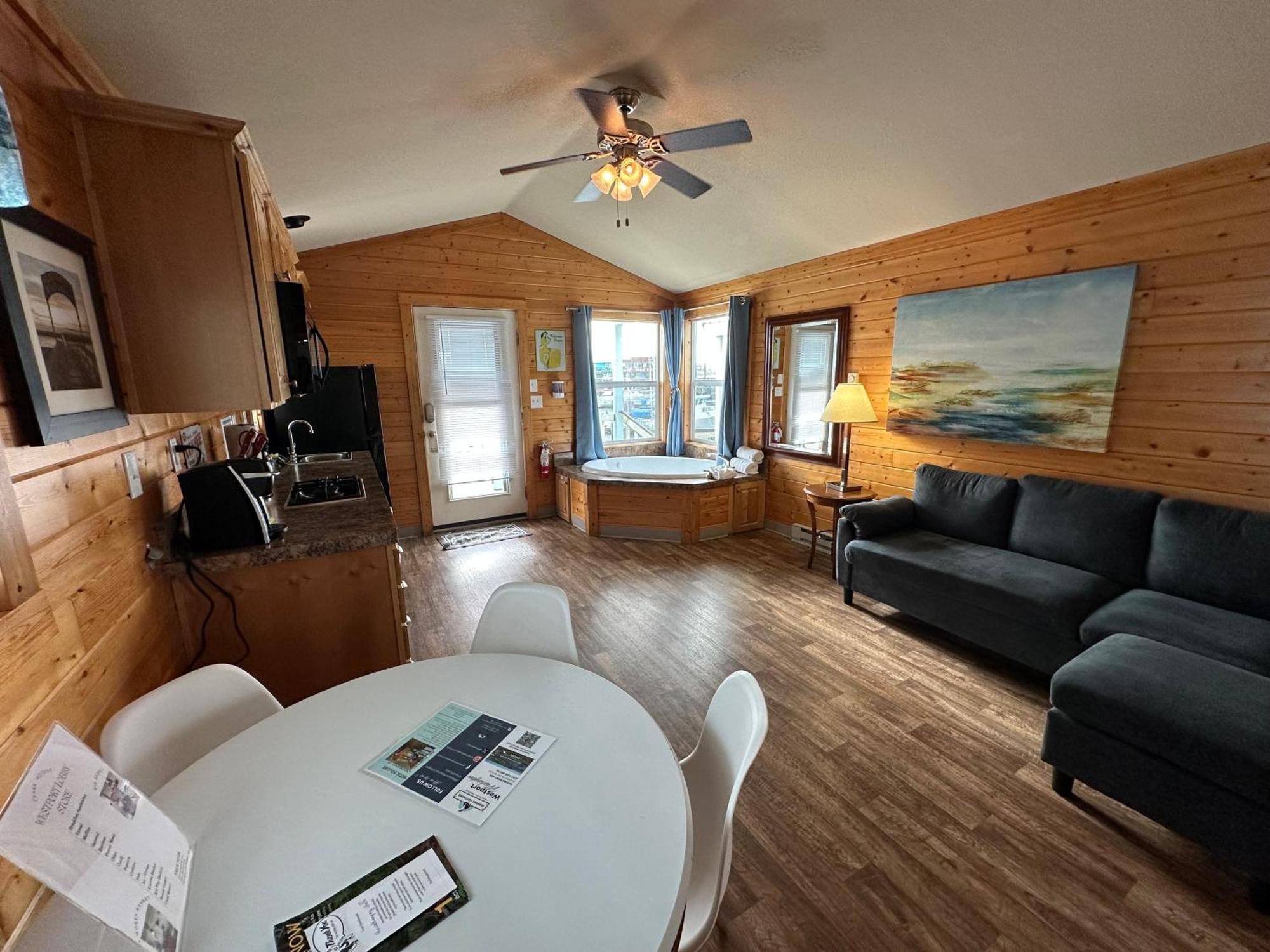 Westport Marina Cottages Buitenkant foto
